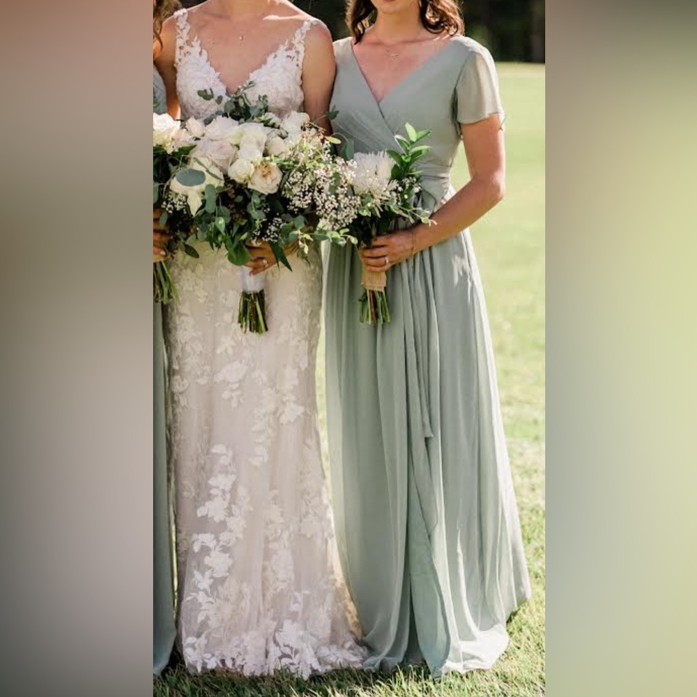 Revelry Harper Chiffon Faux Wrap Dress. SAGE green #908. Size 8.